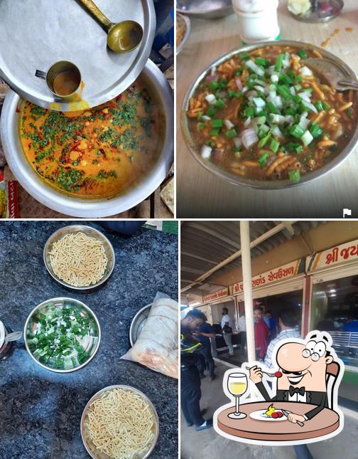 Food at Shree Jay Ranchhod Sev Usal, khiskoli circle