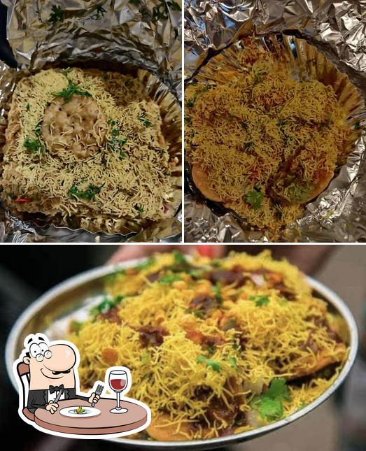 Food at Munna Bhel Puri House