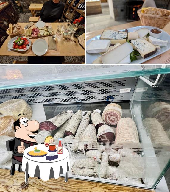 Piatto di formaggi al Casa Giacomina Enoteca