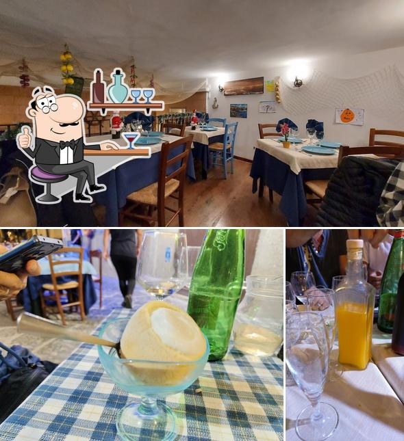 Tra le varie cose da La Taverna del mare si possono trovare la interni e bevanda