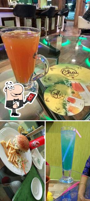 Look at this picture of Hyderabadi Chai Adda