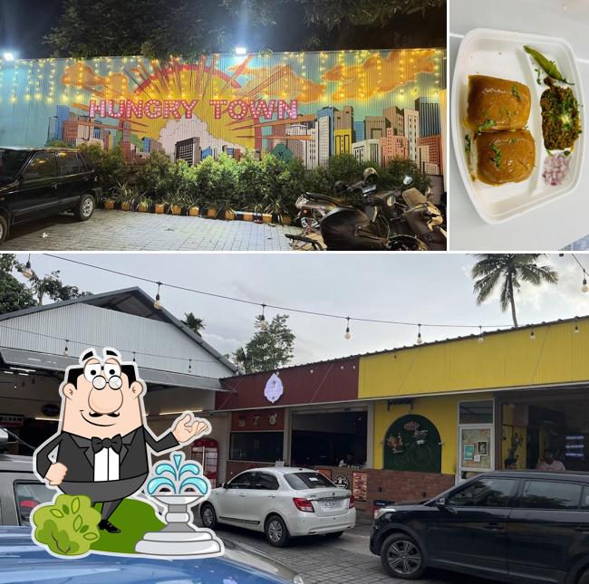 Among different things one can find exterior and food at Hungry town food court