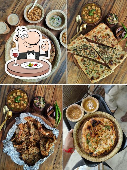 Food at Sardar ji Kulchya Wale