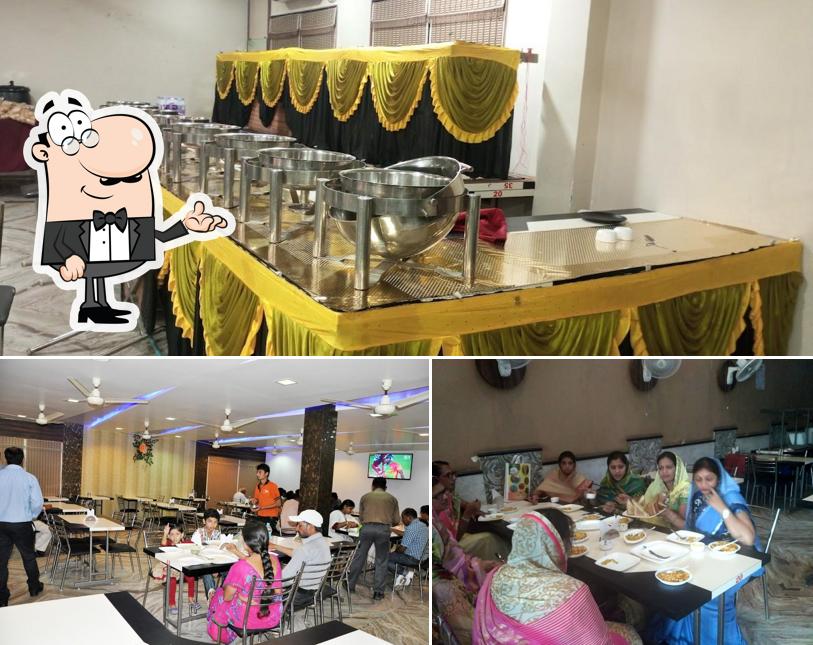 The interior of Babulal Food Plaza & Lodging