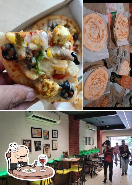 The image of La Pino'z Pizza Lajpat Nagar’s food and interior
