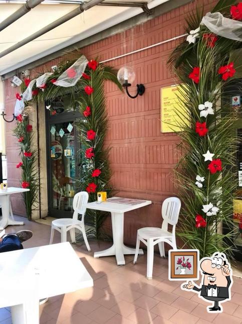 Gli interni di BEACH BAR