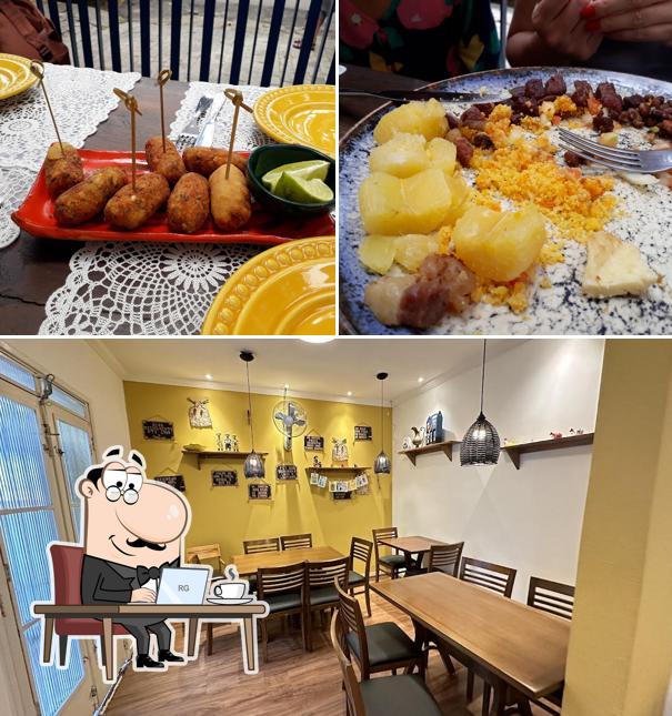 Sente em uma das mesas no Restaurante Azulejo