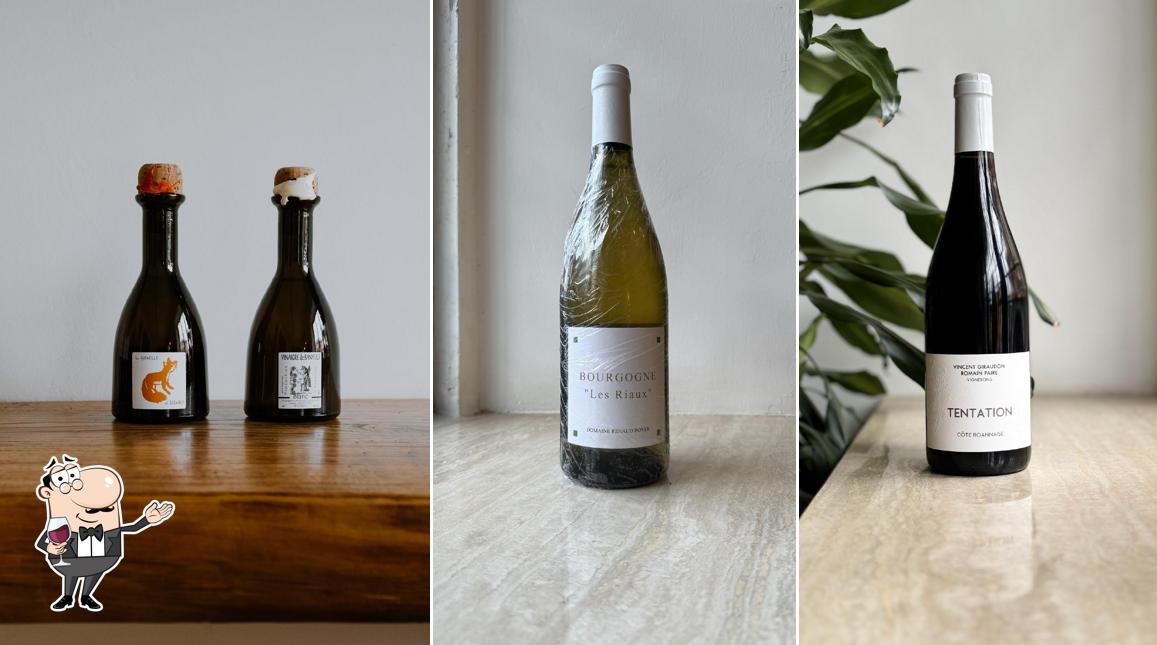 Degusta un bicchiere di vino a Terraferma Enoteca & Bistrot