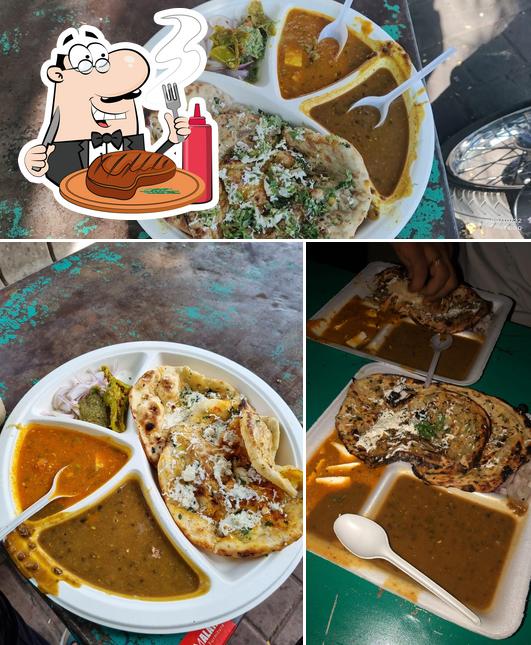 Try out meat meals at Delhi ke Mashur Chur chur Naan and chole bhature
