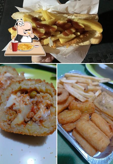 Patatine fritte al Food Evolution Rosticceria, Tavola Calda, Arancine, Panini, Yogurteria