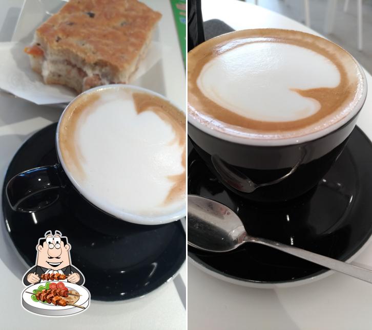 Platti al Pasticceria Caffetteria Piselli San Mariano