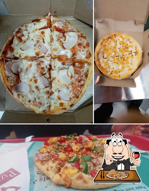 At Pizza Wings Lucknow (Alambagh), you can enjoy pizza