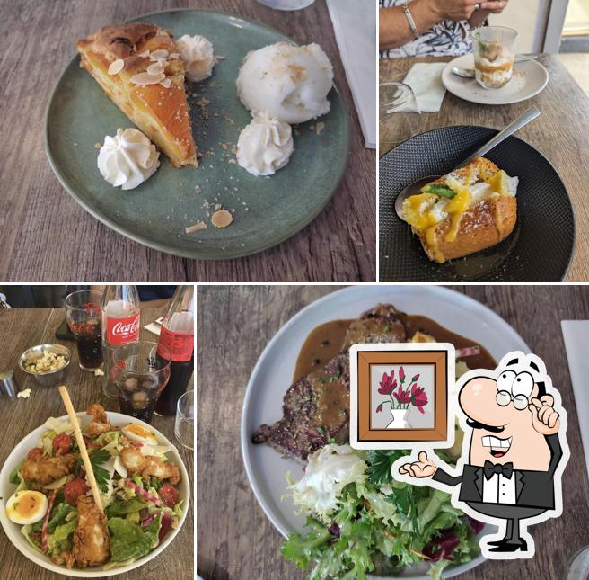 Installez-vous à l'une des tables de Bistro Brooklyn