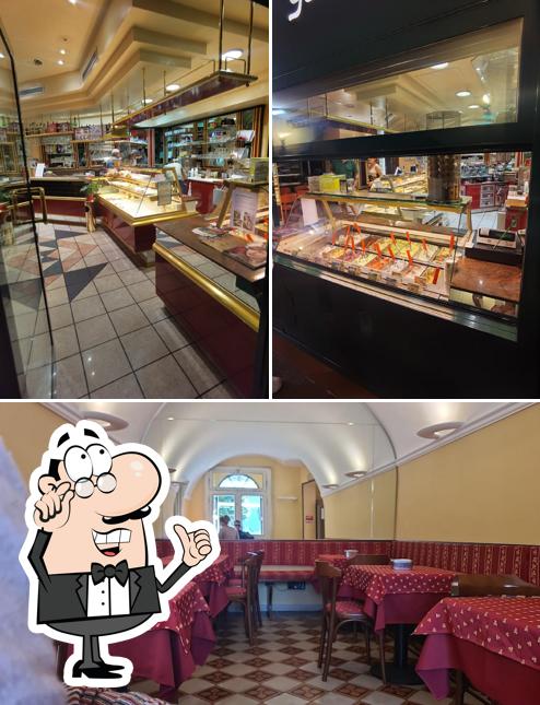 Dai un'occhiata agli interni di Bar Pasticceria Italia