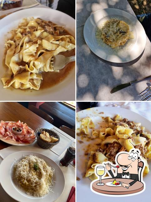 Cibo al Tipica trattoria del cacciatore