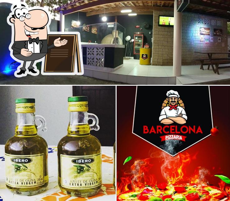 A imagem a Pizzaria Barcelona’s exterior e cerveja