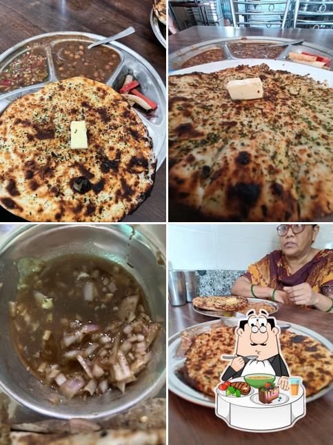 Hot and sour soup at Ravinder Dhaba Spl. Amritsari Tandoori Kulcha