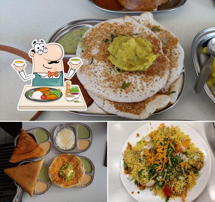 Meals at Brahmins' Thatte Idli
