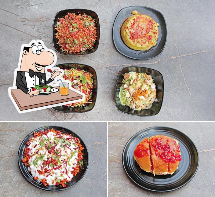 Food at Gajanand Pauva House