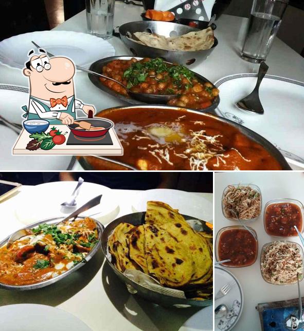 Chicken curry at Khatta Meetha Restaurant and Caterers