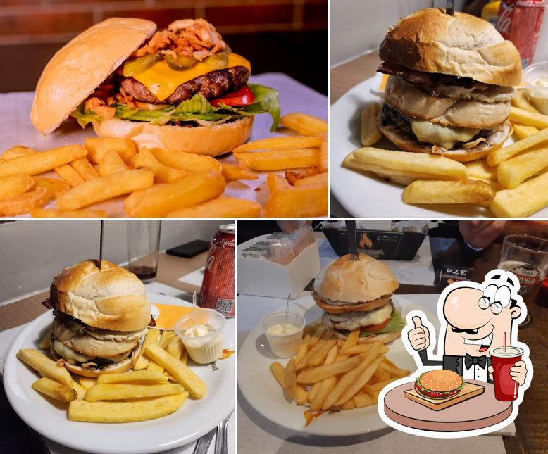 Experimente um hambúrguer no Master Burger Hamburgueria e Restaurante