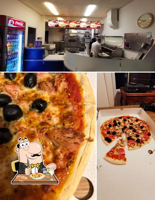 La immagine della cibo e esterno di Pizza Riviera