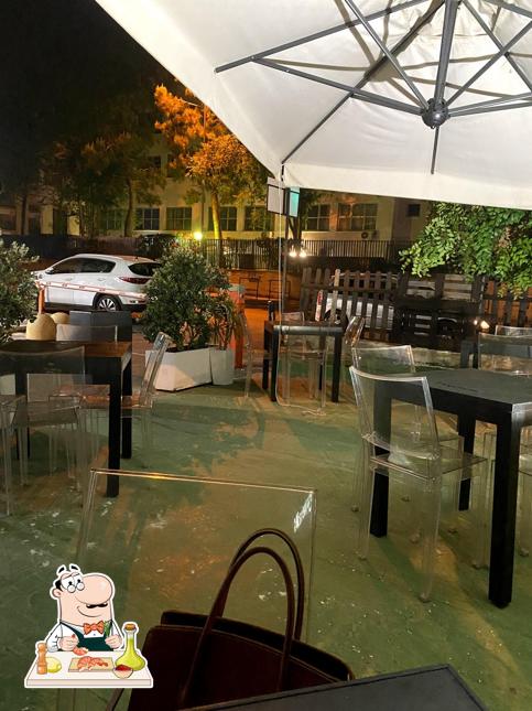 Ordina la cucina di mare a Jamboree Lounge Café