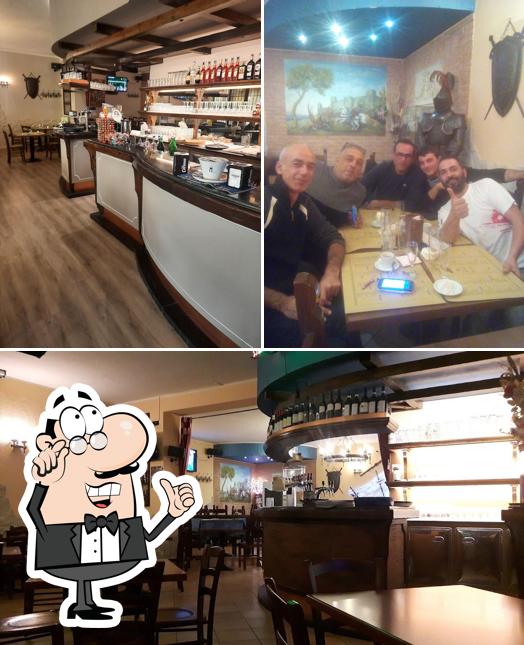Dai un'occhiata agli interni di Excalibur Ristorante Pizzeria