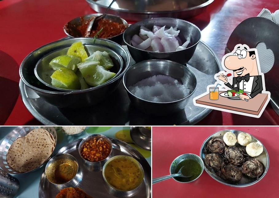 Food at Hotel Kathiyawadi jamnagarwala