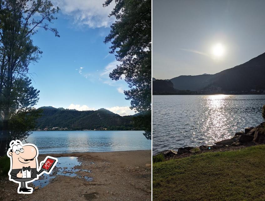 Puoi goderti l'aria fresca da seduto all'esterno di Chiuso