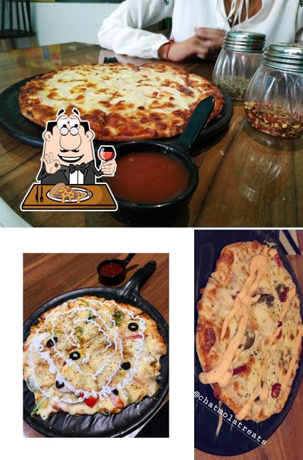 Try out pizza at Chatmola Treats