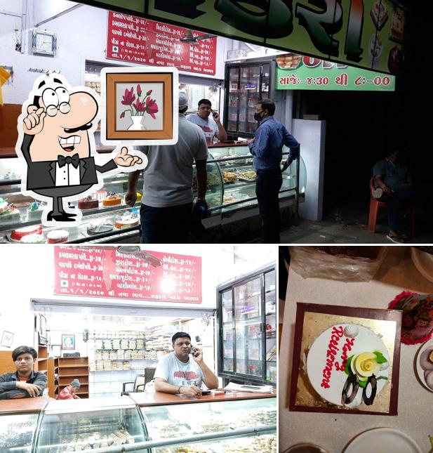 The photo of Bharat Bakery’s interior and food