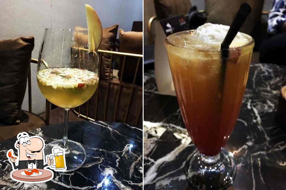 Order a pint of light or dark beer