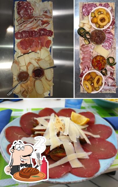 Prova i piatti di carne a BLUART CAFFETTERIA WINEBAR TRATTORIA PANINOTECA