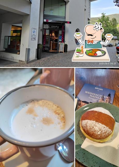 La cibo e esterno del ristorante
