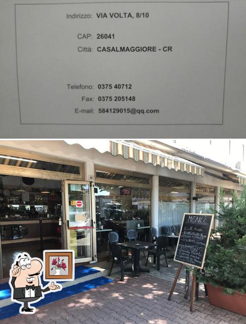 Siediti a un tavolo di Bar Rist. Albergo La Rotonda