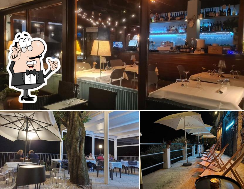 Gli interni di Sorrentino Trattoria Di Mare tenda rossa