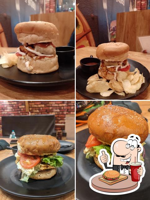 Try out a burger at te-amo food