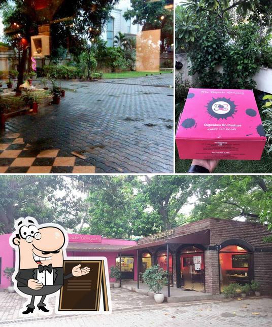 The exterior of The Cupcake Company