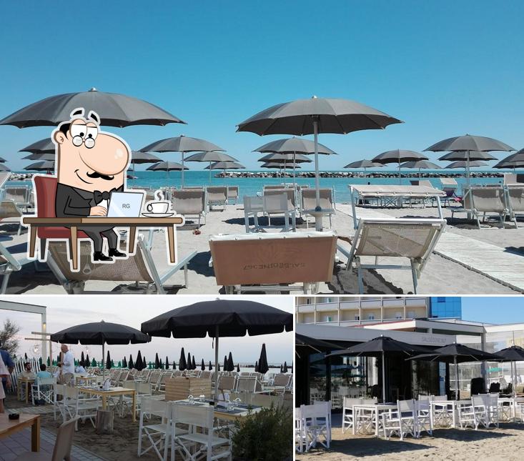 Siediti a un tavolo di Ristorante Salsedine367