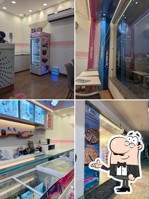 The interior of BaskinRobbins Dasuya