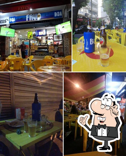 Veja imagens do interior do Favo bar