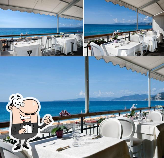Dai un'occhiata agli interni di terrazza saracena