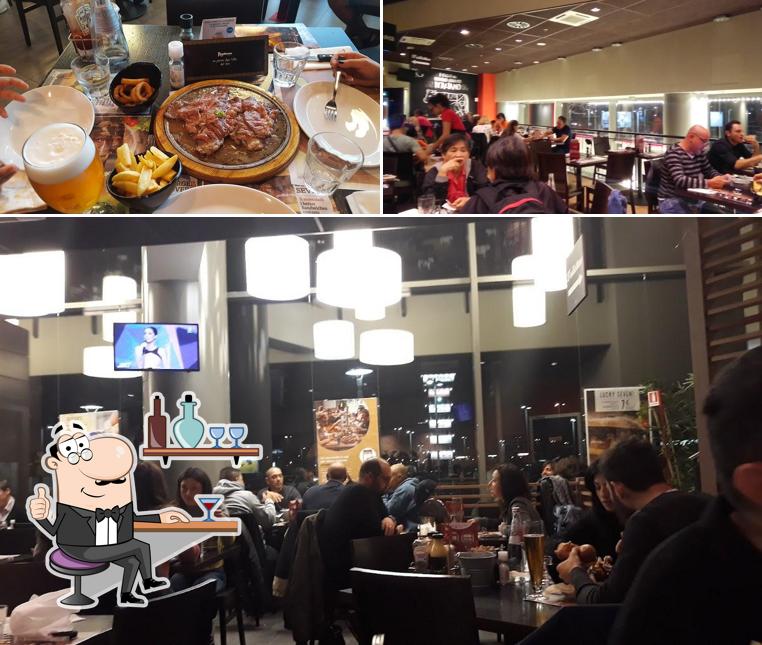 Siediti a un tavolo di Roadhouse Restaurant Firenze