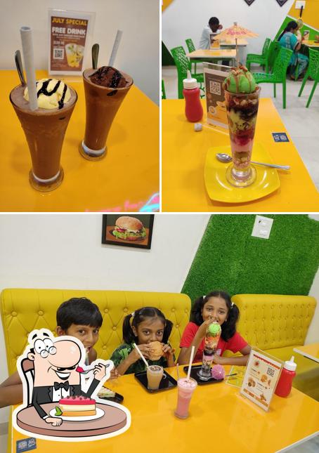 Juice World Fresh 'N' Juicy serves a number of desserts