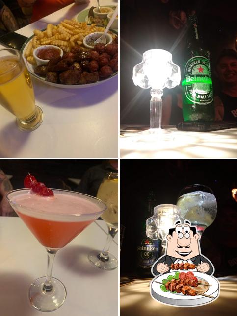 Comida em Baby Satan Bar