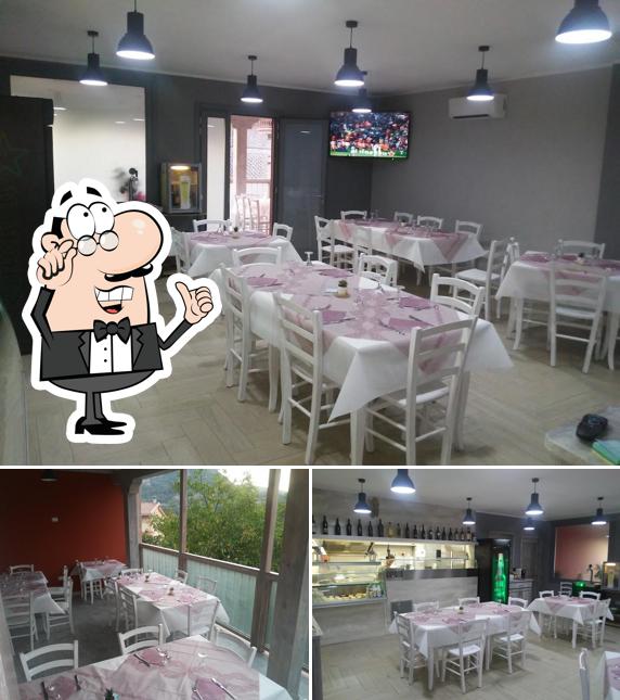 Gli interni di Gastronomia Pizzeria Pizza 'e Pranu