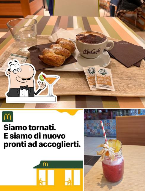 McDonald's La Spezia Terrazze si caratterizza per la bevanda e esterno
