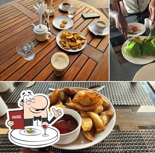 Meals at Catamaran
