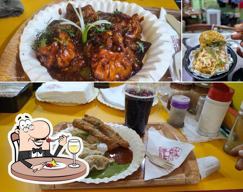 Meals at Mommozi Kanchrapara